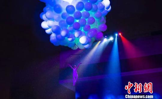 圖為燈光節(jié)現(xiàn)場(chǎng)。寧波文化廣場(chǎng)供圖