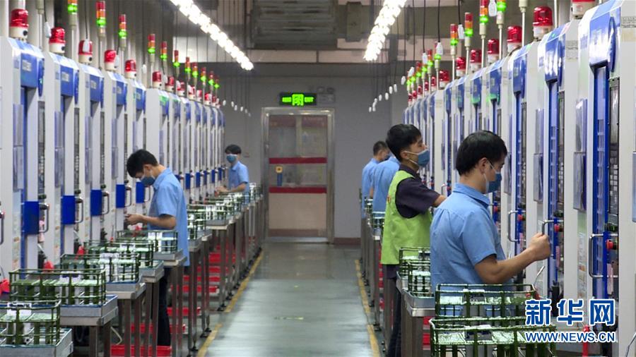 (慶祝改革開(kāi)放40周年基層行·鄉(xiāng)鎮(zhèn)篇·圖文互動(dòng))(2)東莞長(zhǎng)安鎮(zhèn):田塘里“飛”出的智能“機(jī)”地