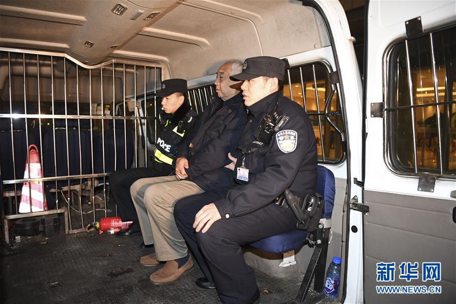 (法治)(4)“百名紅通人員”蔣雷回國(guó)投案