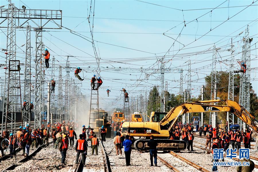 (新華全媒頭條·圖文互動(dòng))(3)“重載大秦”三十年