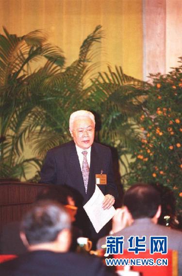 （改革先鋒風(fēng)采&middot;圖文互動(dòng)）許崇德：學(xué)而為憲六十載