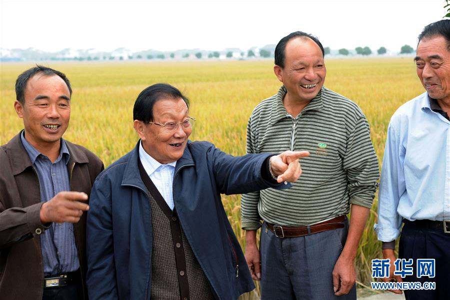 （改革先鋒風(fēng)采&middot;圖文互動）（2）吳仁寶：華西村改革發(fā)展的帶頭人