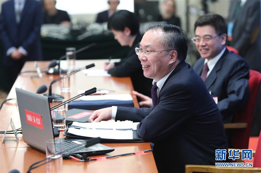 （兩會(huì)&middot;XHDW）（3）全國(guó)政協(xié)十三屆一次會(huì)議舉行新聞發(fā)布會(huì)