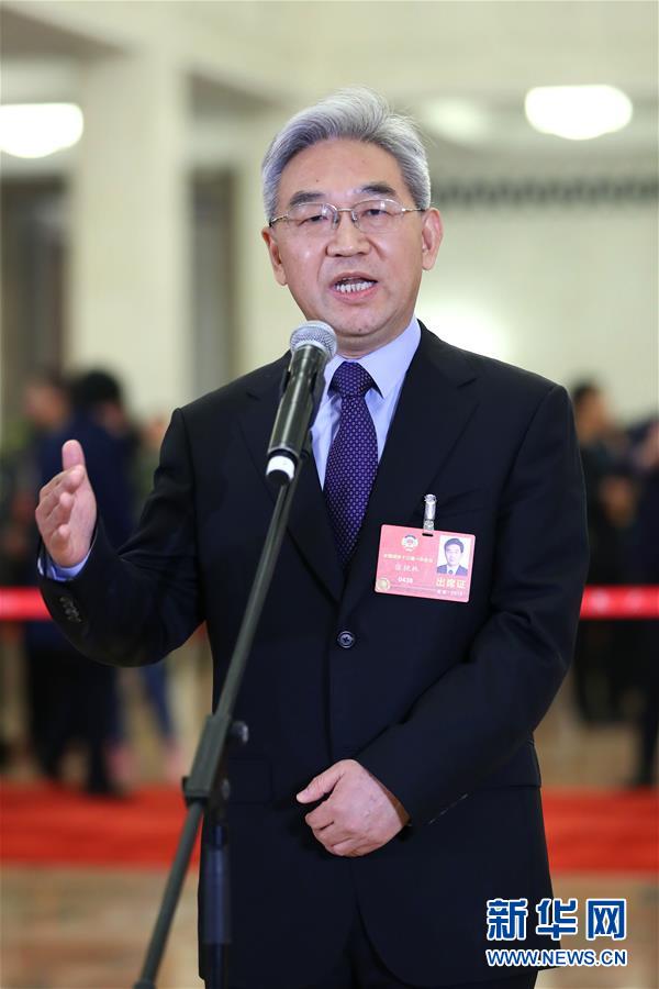 （兩會(huì)&middot;政協(xié)開(kāi)幕）（11）全國(guó)政協(xié)委員接受采訪