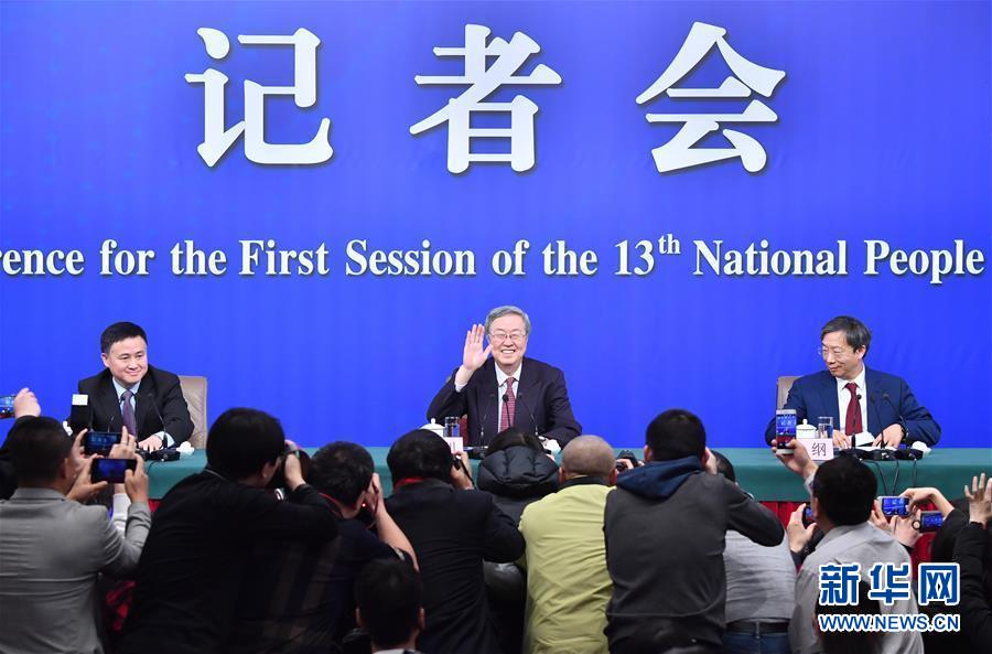 （兩會(huì)&middot;XHDW）（1）中國人民銀行行長周小川等就&ldquo;金融改革與發(fā)展&rdquo;答記者問