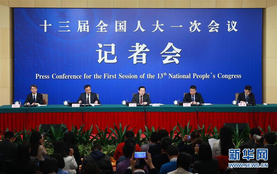 （兩會(huì)）（1）科技部部長萬鋼等就&ldquo;加快建設(shè)創(chuàng)新型國家&rdquo;答記者問