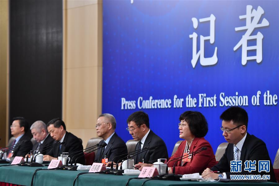 （兩會&middot;XHDW）（11）全國人大相關(guān)負(fù)責(zé)人就&ldquo;人大立法工作&rdquo;答記者問