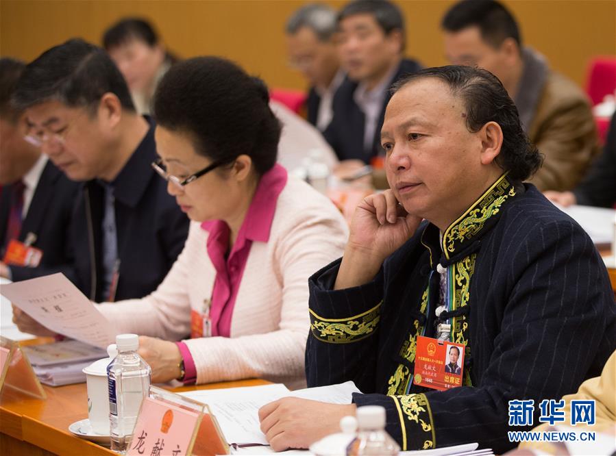 （兩會(huì)&middot;基層代表履職故事）（3）全國(guó)人大代表龍獻(xiàn)文：幸福都是奮斗出來(lái)的!