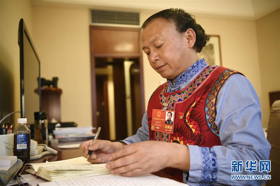 （兩會(huì)&middot;基層代表履職故事）（5）全國人大代表龍獻(xiàn)文：幸福都是奮斗出來的!