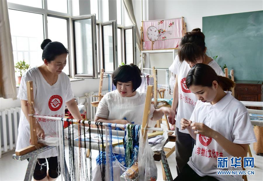 （兩會(huì)&middot;基層代表履職故事）（4）全國(guó)人大代表孫艷玲：做好非遺事業(yè)，讓古老技藝活起來