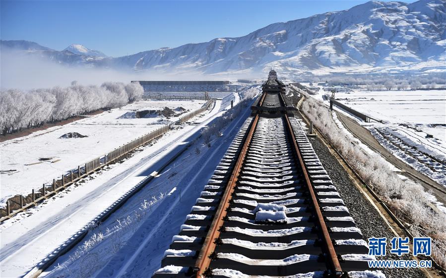 (新華全媒頭條·圖文互動)(13)風正一帆懸——以習近平同志為核心的黨中央治國理政一年間