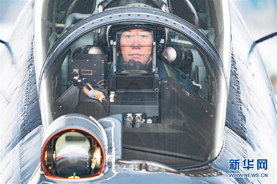 （新華全媒頭條&middot;圖文互動）（2）戰(zhàn)鷹，為祖國奮飛&mdash;&mdash;記空軍航空兵某旅旅長、特級飛行員郝井文