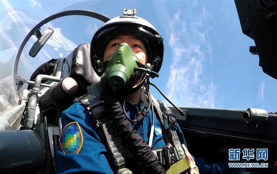 （新華全媒頭條&middot;圖文互動）（6）戰(zhàn)鷹，為祖國奮飛&mdash;&mdash;記空軍航空兵某旅旅長、特級飛行員郝井文