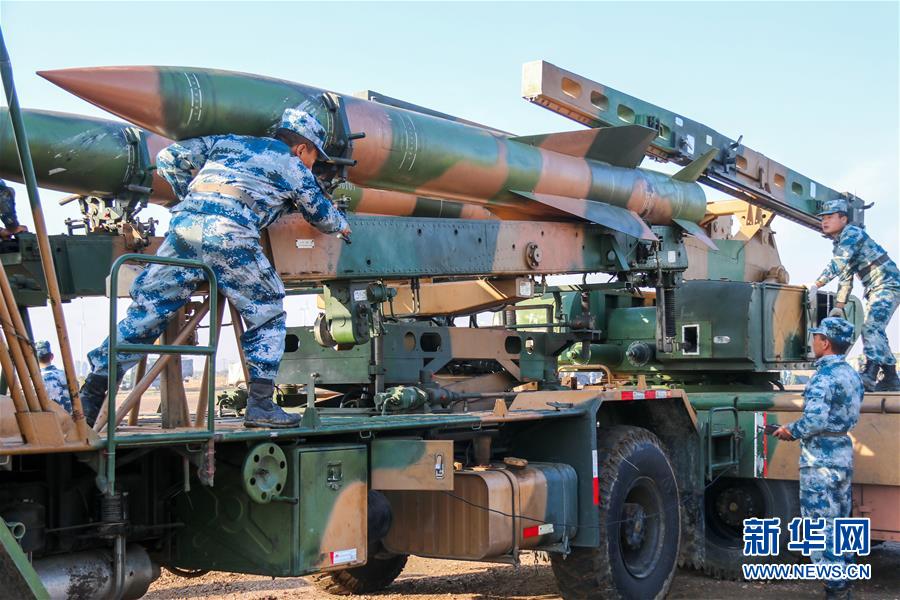 （新華全媒頭條&middot;圖文互動）（4）向祖國報告：我在戰(zhàn)位守萬家團圓&mdash;&mdash;解放軍和武警部隊新春佳節(jié)備戰(zhàn)執(zhí)勤記事