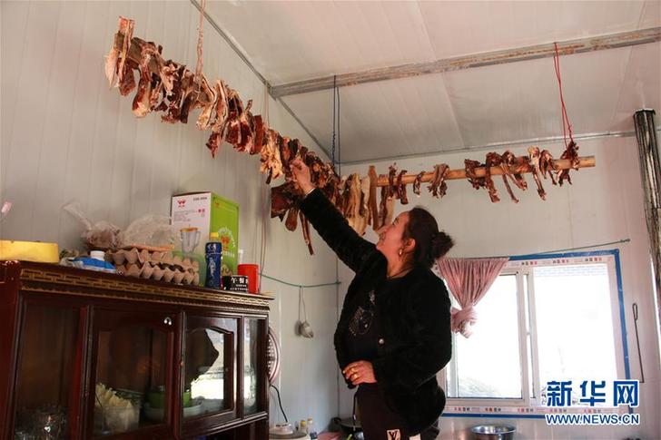 （圖文互動(dòng)）（2）&ldquo;這里過(guò)新年和往常一樣熱鬧&rdquo;&mdash;&mdash;西藏雅江堰塞湖受災(zāi)群眾安置點(diǎn)新春見(jiàn)聞