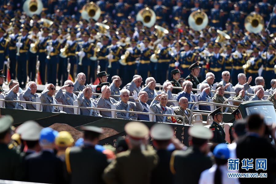 （新華全媒頭條&middot;強軍思想引領(lǐng)新征程&middot;圖文互動）（2）那一刻，我們光榮接受檢閱