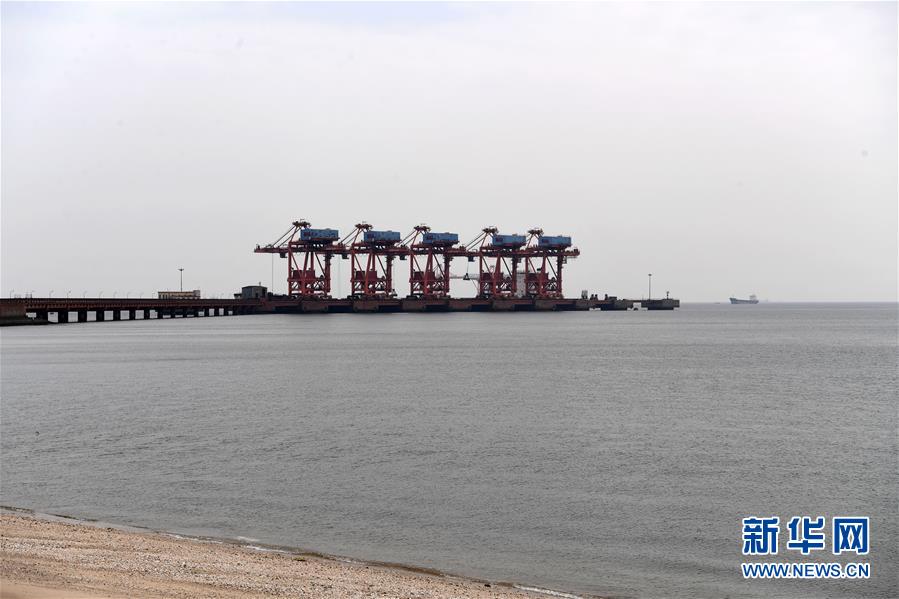 （兩會(huì)前夕看落實(shí)&middot;圖文互動(dòng)）（6）開(kāi)放合作走活發(fā)展&ldquo;新棋局&rdquo;－－廣西落實(shí)習(xí)近平總書(shū)記全國(guó)兩會(huì)重要講話(huà)精神紀(jì)實(shí)