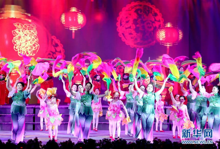 （在習(xí)近平新時(shí)代中國(guó)特色社會(huì)主義思想指引下&mdash;&mdash;新時(shí)代新作為新篇章&middot;圖文互動(dòng)）（2）歡樂的&ldquo;精氣神兒&rdquo;從哪來？&mdash;&mdash;&ldquo;東北小延安&rdquo;用&ldquo;文化密鑰&rdquo;解鎖基層治理