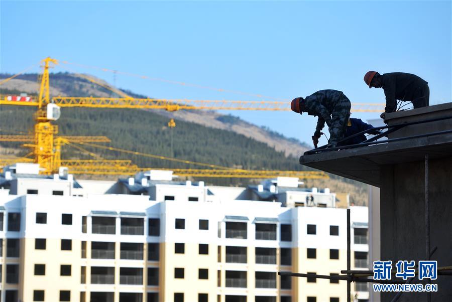 （在習(xí)近平新時(shí)代中國特色社會(huì)主義思想指引下&mdash;&mdash;新時(shí)代新作為新篇章&middot;圖文互動(dòng)）（1）高原春來早 云嶺開新篇 
