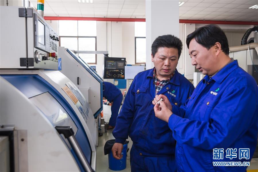 （新華全媒頭條&middot;愛(ài)國(guó)情 奮斗者&middot;圖文互動(dòng)）（10）致敬，為祖國(guó)獻(xiàn)身的英雄！