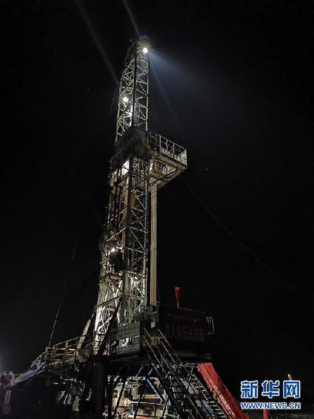 （走基層 聽(tīng)民聲&middot;圖文互動(dòng)）（3）&ldquo;條件進(jìn)步了，好作風(fēng)沒(méi)變&rdquo;&mdash;&mdash;記者夜守大慶油田1205鉆井隊(duì)