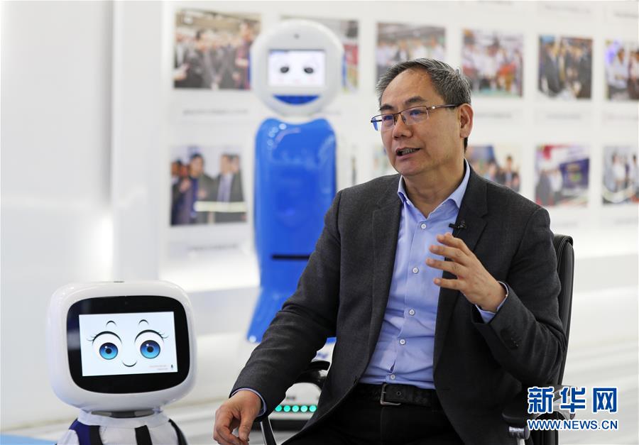 （愛國(guó)情 奮斗者&middot;圖文互動(dòng)）（2）青春，就是用來(lái)奮斗的&mdash;&mdash;記沈陽(yáng)新松機(jī)器人自動(dòng)化股份有限公司創(chuàng)始人兼總裁曲道奎