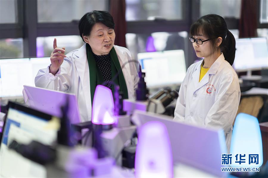 (愛國(guó)情 奮斗者·圖文互動(dòng))(1)海歸博士孫小蓉:用“蘭丁”助婦女遠(yuǎn)離宮頸癌陰影