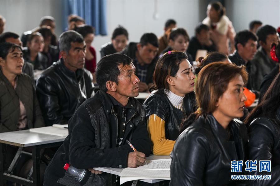 （新華全媒頭條&middot;圖文互動(dòng)）（7）一步千年，&ldquo;最后的沙漠部落&rdquo;遷入新家園