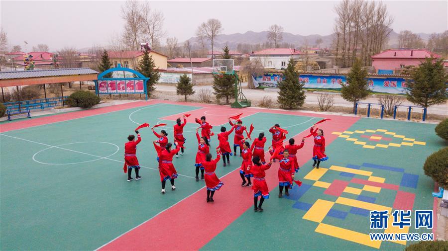 （壯麗70年&middot;奮斗新時(shí)代&middot;圖文互動(dòng)）（3）情同一家，守望相助，共奔小康&mdash;&mdash;內(nèi)蒙古興安盟巴彥敖包嘎查民族團(tuán)結(jié)見(jiàn)聞