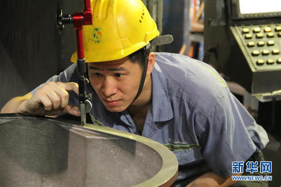 （新華全媒頭條&middot;圖文互動(dòng)）（2）讓奮斗成為人生最亮麗的底色&mdash;&mdash;寫在2019年&ldquo;五一&rdquo;國際勞動(dòng)節(jié)到來之際