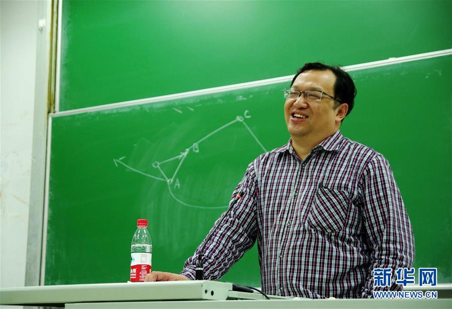 （新華全媒頭條&middot;圖文互動）（9）鍛造領(lǐng)航復興的中流砥柱&mdash;&mdash;寫在&ldquo;不忘初心、牢記使命&rdquo;主題教育即將啟動之際