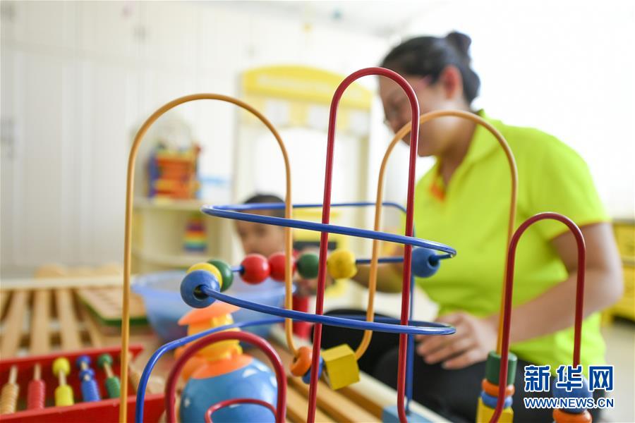 （新華全媒頭條&middot;圖文互動(dòng)）（4）努力成為好孩子 奮勇?tīng)?zhēng)當(dāng)接班人&mdash;&mdash;兒童節(jié)前夕回訪習(xí)近平總書記關(guān)心過(guò)的少年兒童