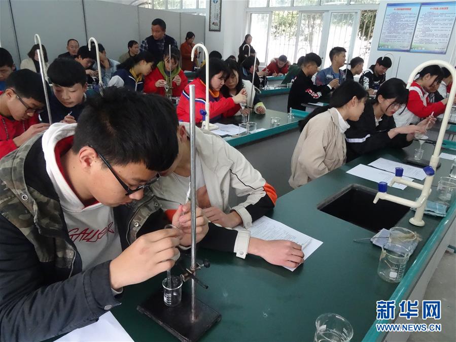 （新華全媒頭條&middot;圖文互動(dòng)）（6）努力成為好孩子 奮勇?tīng)?zhēng)當(dāng)接班人&mdash;&mdash;兒童節(jié)前夕回訪習(xí)近平總書記關(guān)心過(guò)的少年兒童