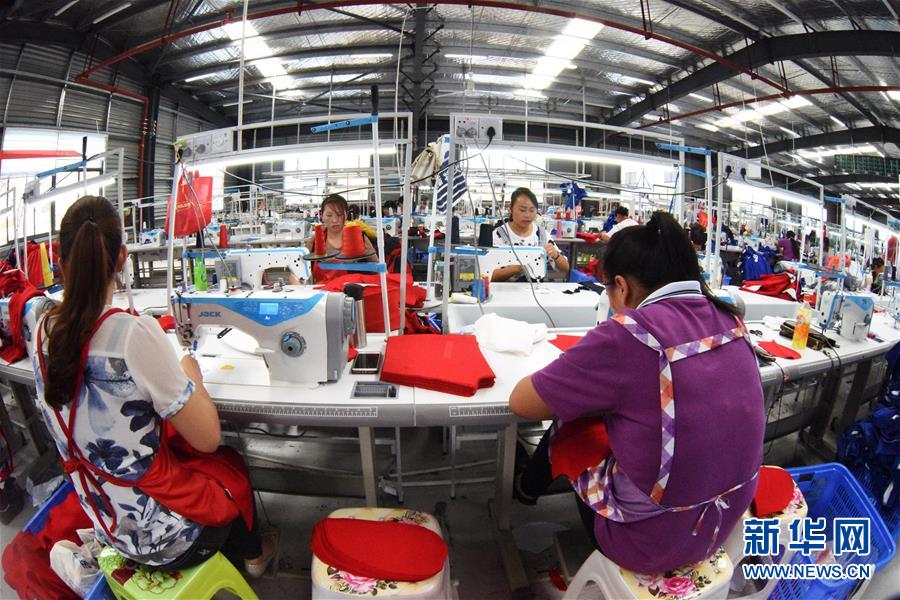 （壯麗70年&middot;奮斗新時(shí)代&middot;圖文互動(dòng)）（8）奮進(jìn)的阿妹戚托&mdash;&mdash;貴州三寶彝族鄉(xiāng)整鄉(xiāng)搬遷見(jiàn)聞