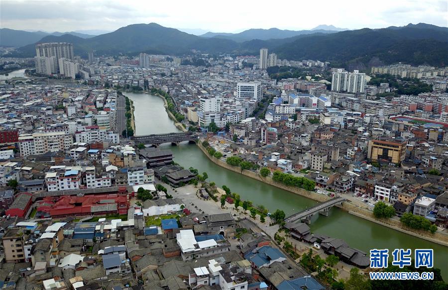 （新華全媒頭條&middot;不忘初心、牢記使命&mdash;&mdash;記者再走長征路&middot;圖文互動）（3）風展紅旗如畫&mdash;&mdash;來自長征出發(fā)地長汀、寧化的紅色信仰報告 