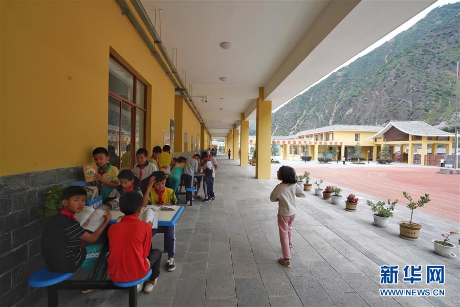 （直過民族脫貧攻堅&middot;圖文互動）（8）下山！傈僳群眾開啟新生活