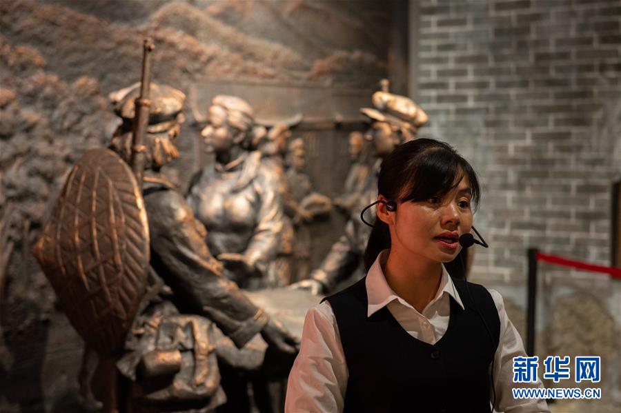 （壯麗70年&middot;奮斗新時(shí)代&mdash;&mdash;記者再走長(zhǎng)征路&middot;圖文互動(dòng)）（5）半條被子折射軍民魚水情