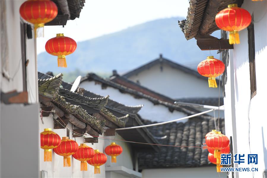 （壯麗70年&middot;奮斗新時(shí)代&mdash;&mdash;記者再走長(zhǎng)征路&middot;圖文互動(dòng)）（7）半條被子折射軍民魚水情