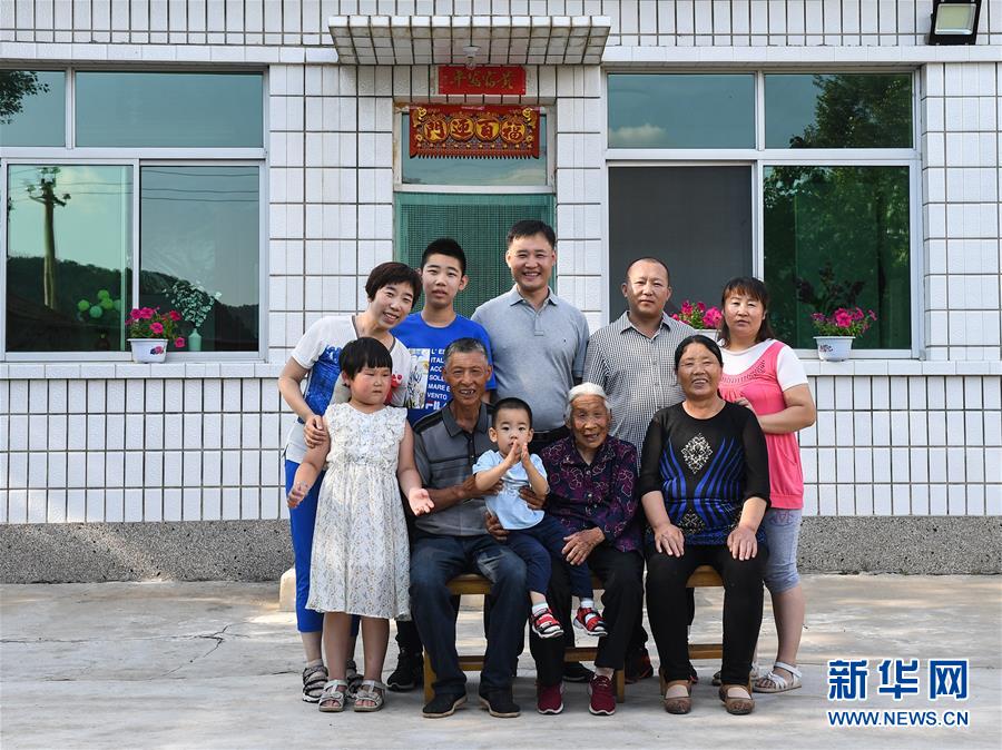 (新華全媒頭條·圖文互動(dòng))(4)心系北疆 情滿草原——習(xí)近平總書記考察內(nèi)蒙古回訪記