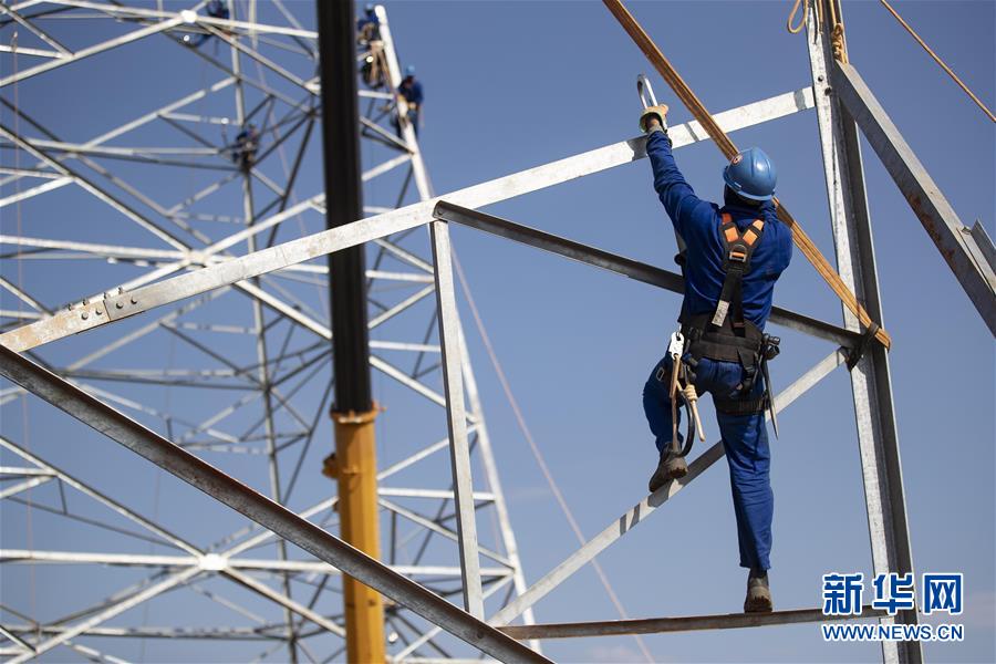 (新華全媒頭條·圖文互動(dòng))(1)舵穩(wěn)當(dāng)奮楫 風(fēng)勁好揚(yáng)帆——寫(xiě)在習(xí)近平主席提出中拉命運(yùn)共同體理念五周年之際