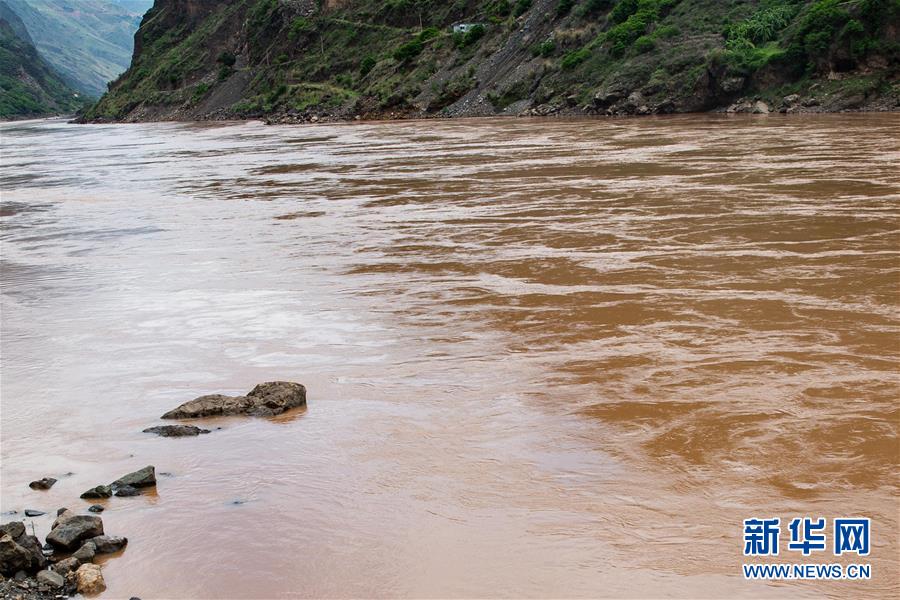 （新華全媒頭條&middot;壯麗70年&middot;奮斗新時代&mdash;&mdash;記者再走長征路&middot;圖文互動）（7）前進，向著光明的方向&mdash;&mdash;尋訪金沙江畔紅色印記