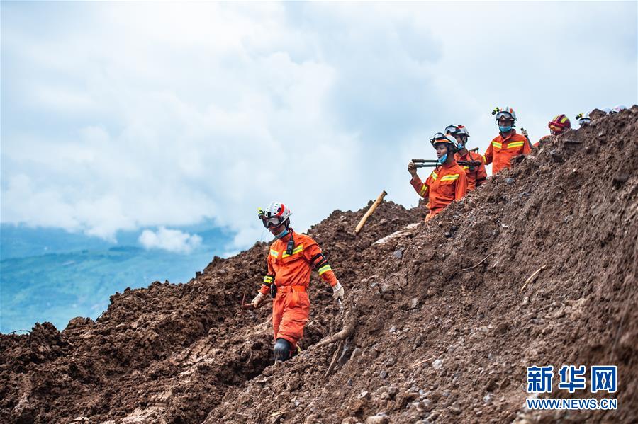 （新華全媒頭條&middot;圖文互動）（3）有一絲希望，就盡百倍努力&mdash;&mdash;貴州水城&ldquo;7&middot;23&rdquo;特大山體滑坡72小時救援紀(jì)實(shí)