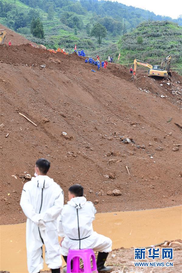 （新華全媒頭條&middot;圖文互動）（9）有一絲希望，就盡百倍努力&mdash;&mdash;貴州水城&ldquo;7&middot;23&rdquo;特大山體滑坡72小時救援紀(jì)實(shí)