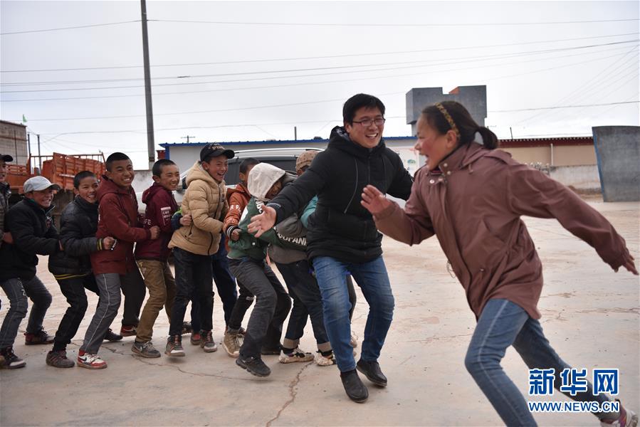 （不忘初心、牢記使命&middot;圖文互動(dòng)）（7）青春之花綻放五千米云端&mdash;&mdash;記扎根海拔最高縣小學(xué)教師夫妻杜安東、曹曉花