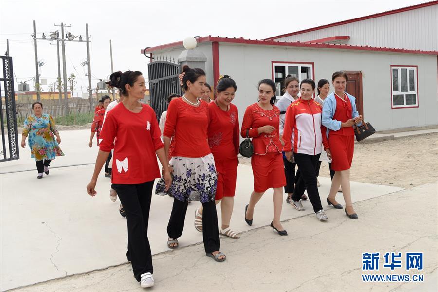 (決戰(zhàn)決勝脫貧攻堅(jiān)·圖文互動(dòng))(5)“她力量”托起南疆脫貧攻堅(jiān)“新引擎”