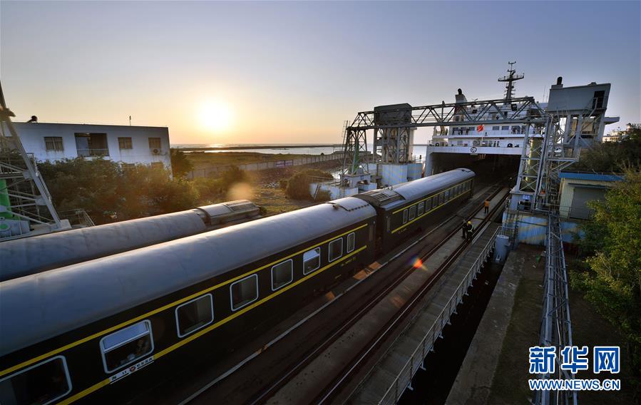 （壯麗70年&middot;奮斗新時(shí)代&mdash;&mdash;共和國發(fā)展成就巡禮）（11）人暢其行、貨暢其流&mdash;&mdash;共和國交通運(yùn)輸業(yè)發(fā)展成就巡禮