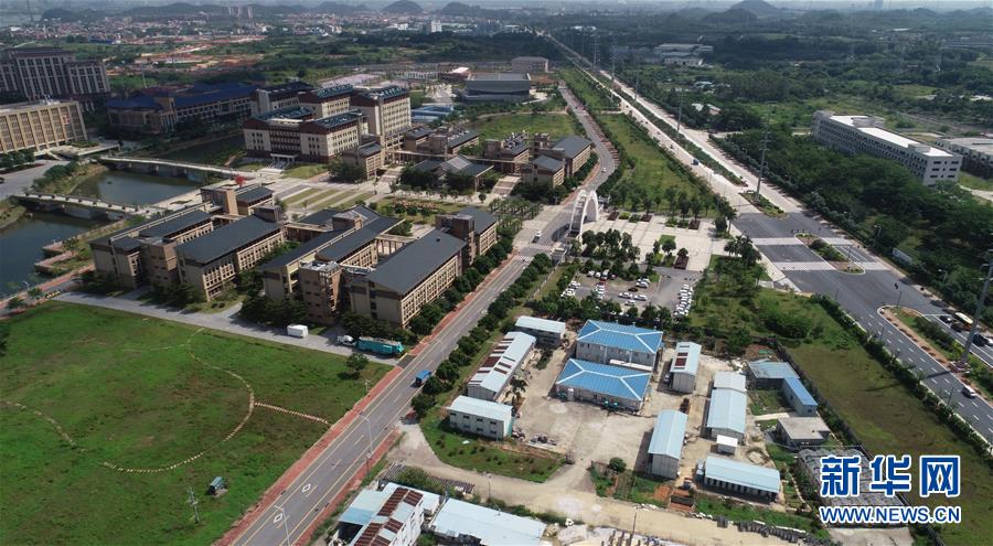 （在習(xí)近平新時代中國特色社會主義思想指引下&mdash;&mdash;新時代新作為新篇章&middot;圖文互動）（3）&ldquo;我們給火箭做減重&rdquo;&mdash;&mdash;高?？萍紕?chuàng)新進(jìn)行時