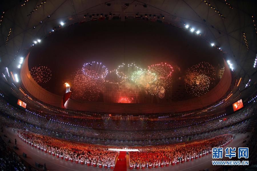 (新華全媒頭條·圖文互動(dòng))(4)天翻地覆慨而慷——從慶祝中華人民共和國(guó)成立70周年大型成就展看新中國(guó)光輝歷程