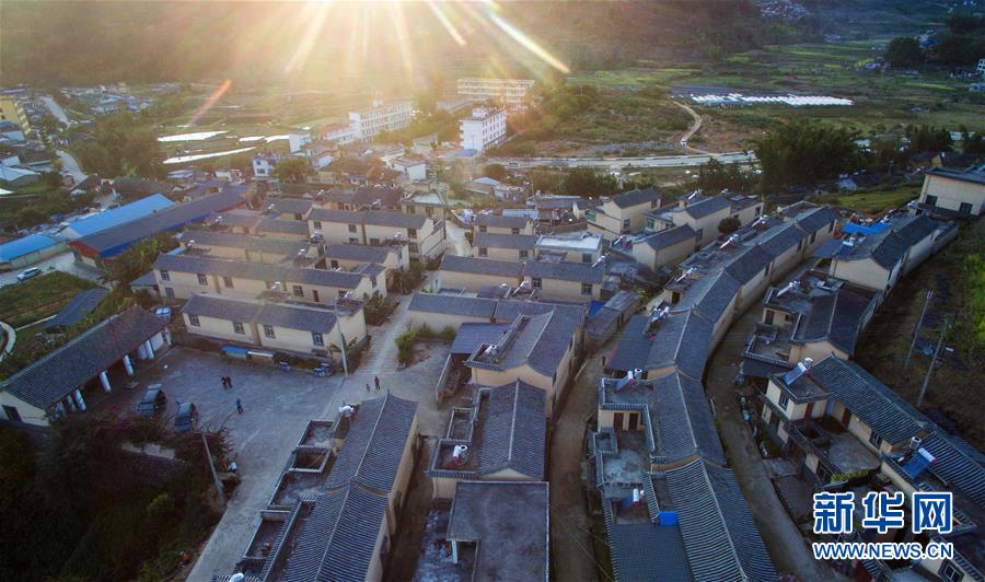 （新華全媒頭條&middot;圖文互動）（5）讓各民族手足相親守望相助&mdash;&mdash;以習(xí)近平同志為核心的黨中央關(guān)心少數(shù)民族和民族工作紀(jì)實(shí)