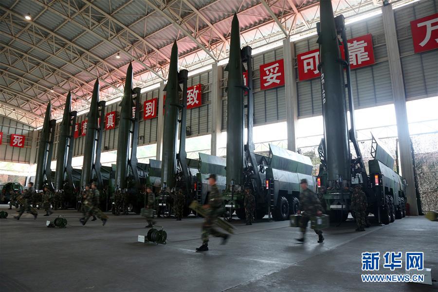 （新華全媒頭條&middot;圖文互動(dòng)）（11）沿著中國(guó)特色強(qiáng)軍之路闊步前進(jìn)&mdash;&mdash;黨中央、中央軍委領(lǐng)導(dǎo)推進(jìn)國(guó)防和軍隊(duì)建設(shè)70年紀(jì)實(shí)